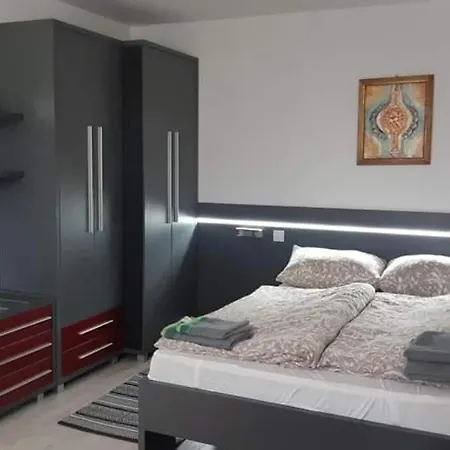 Jedno Izbovy Révkomárom